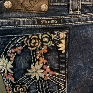 Peace Sign Skinny Miss Me Jeans